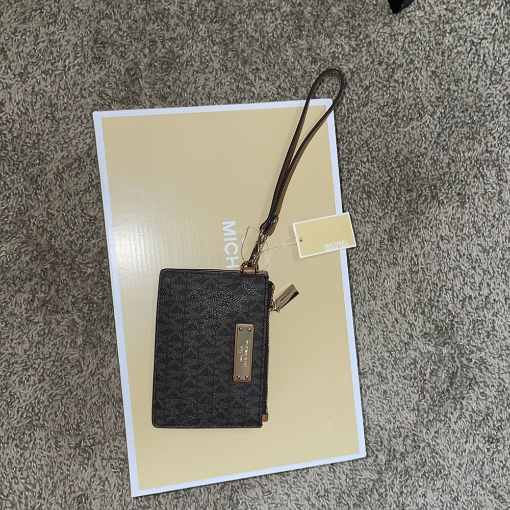 New women’s, Michael Kors jet set small, corn purse